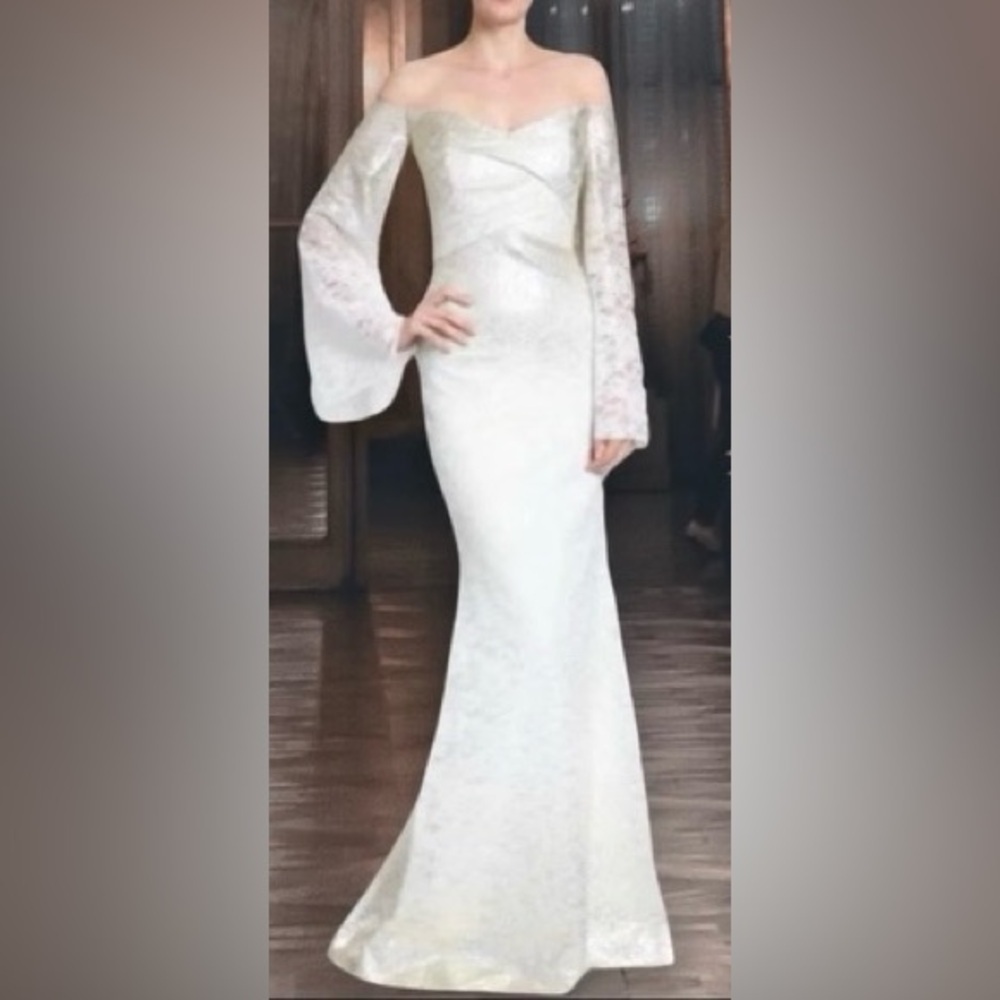 Badgley Mischka Off Shoulder metallic lace gown size 8